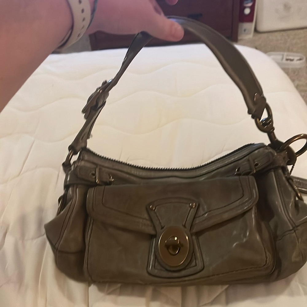 Like new Coach purse/handbag.
